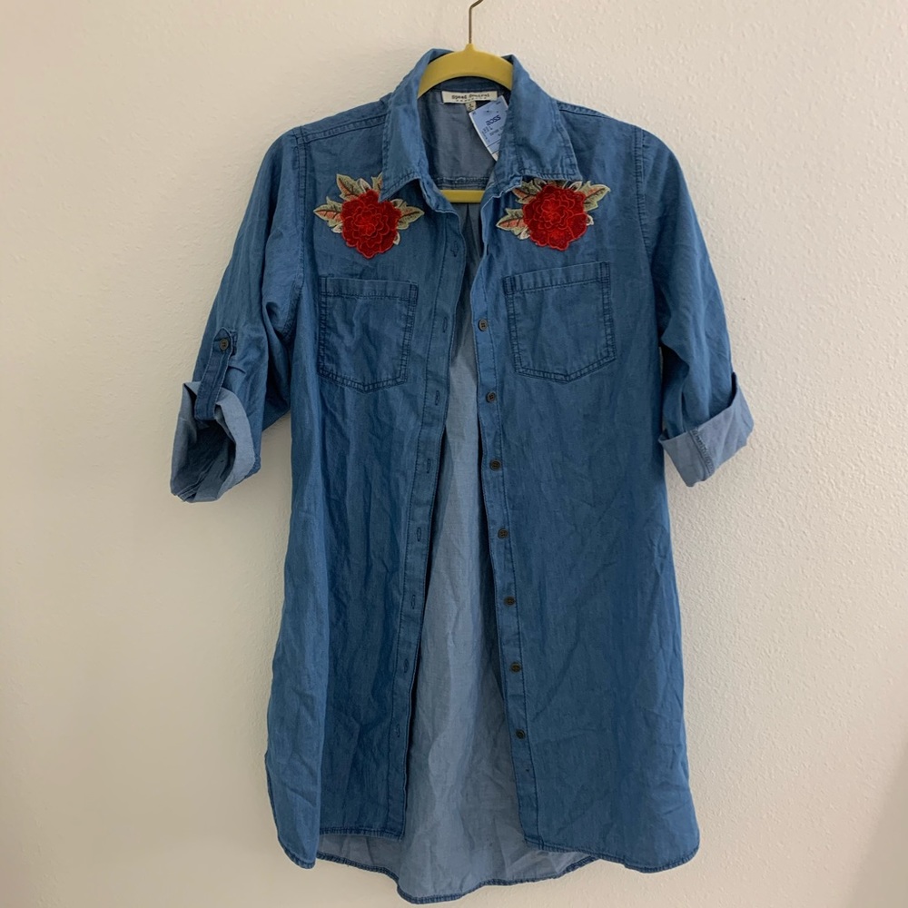 Denim top with flower embroidery